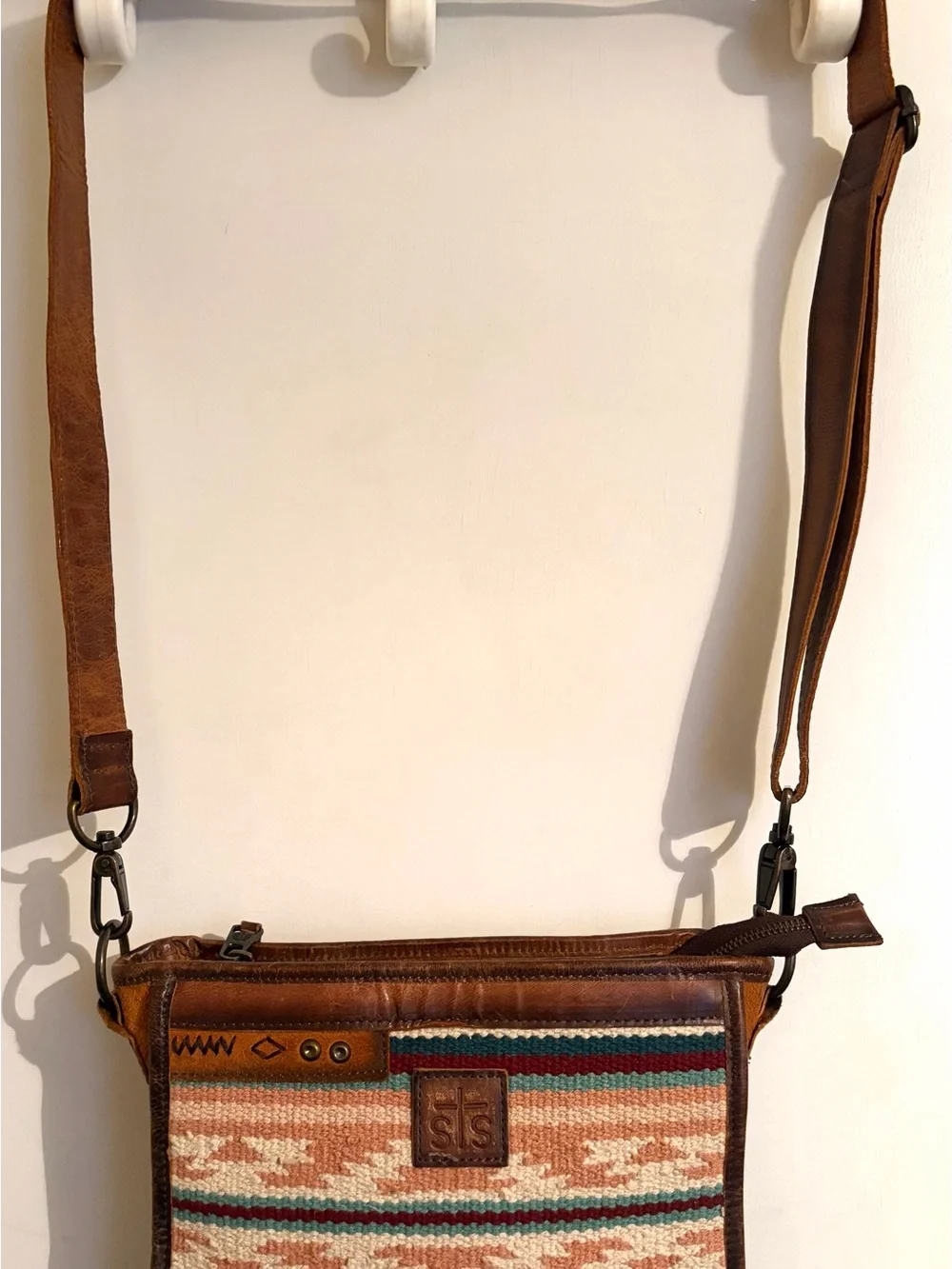 STS Ranchwear Leather Serape Convertible Crossbody Bag Western Boho